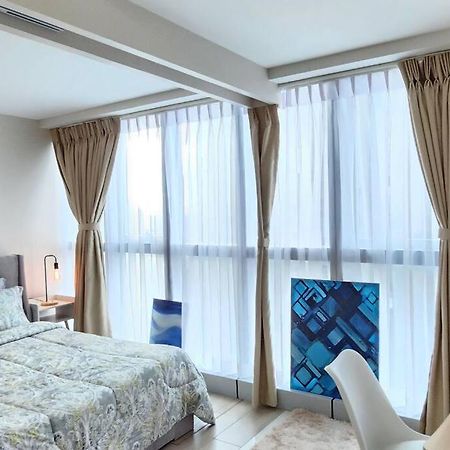 Cosy Executive 1 Bedroom Uptown Parksuites Ultra Fast Internet 马尼拉 外观 照片