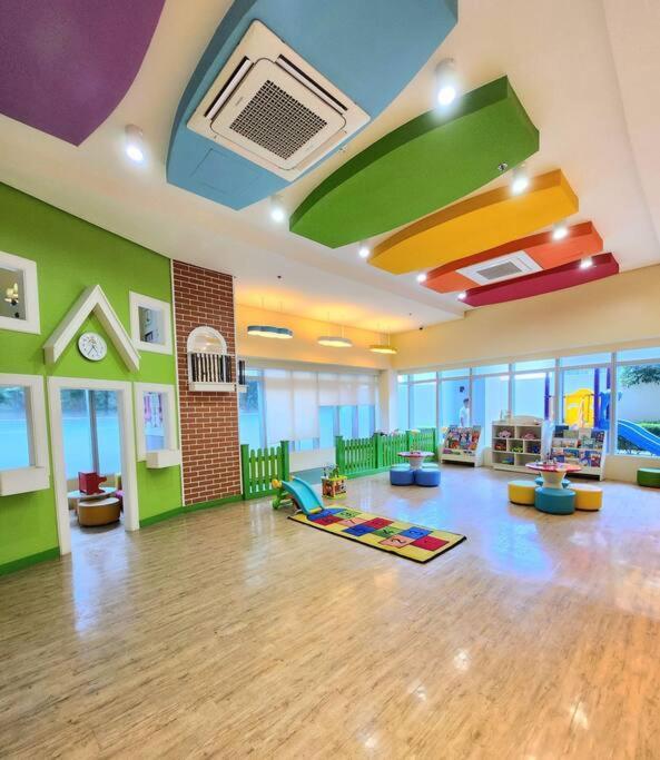 Cosy Executive 1 Bedroom Uptown Parksuites Ultra Fast Internet 马尼拉 外观 照片