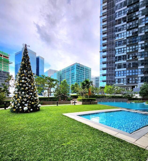 Cosy Executive 1 Bedroom Uptown Parksuites Ultra Fast Internet 马尼拉 外观 照片